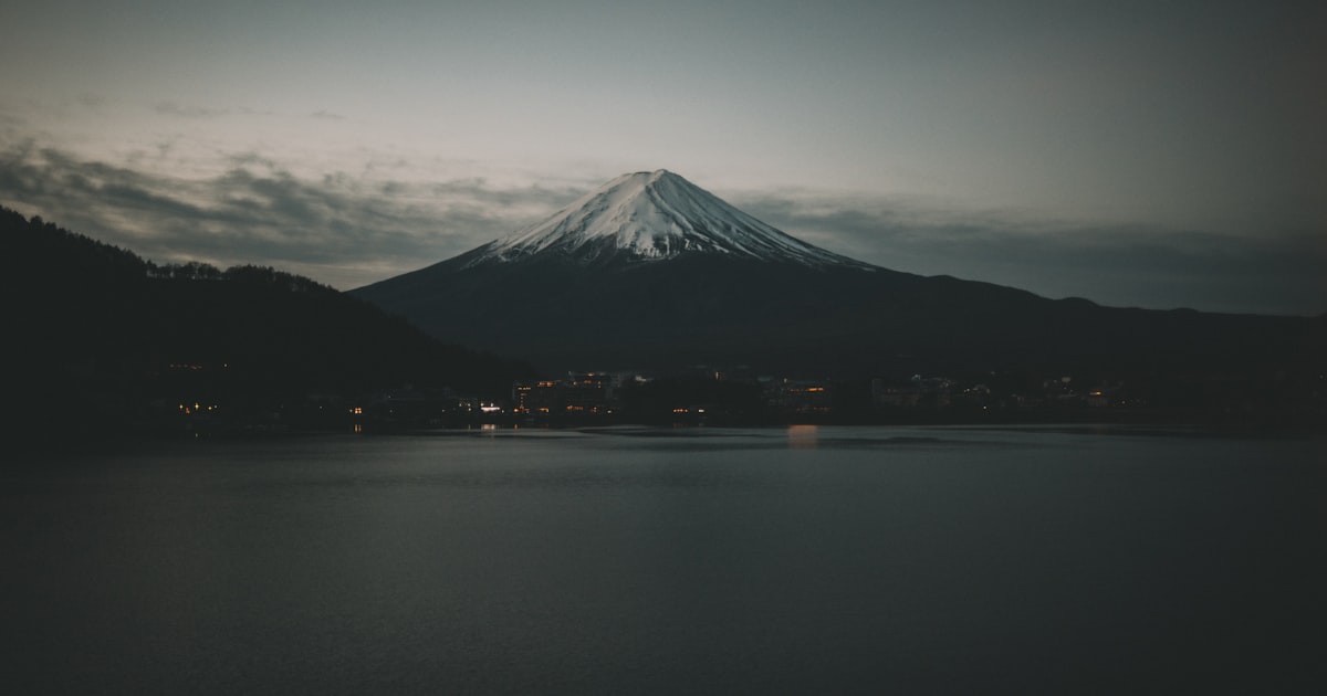 ZeroClaw가 플러그인 시스템 대신 Rust Trait를 선택한 이유